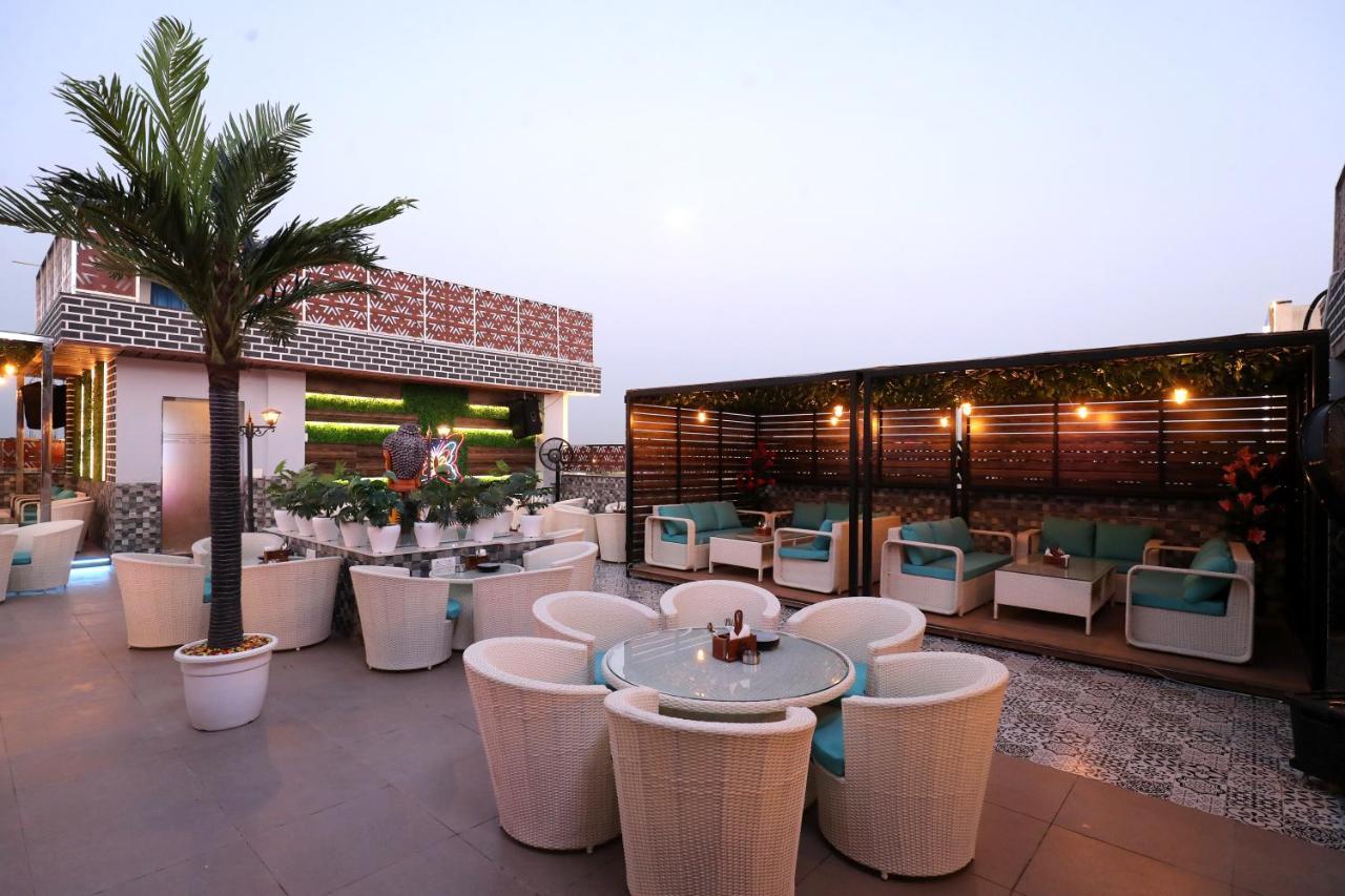 Crown Ceremonies Hotel Faridabad Exterior photo