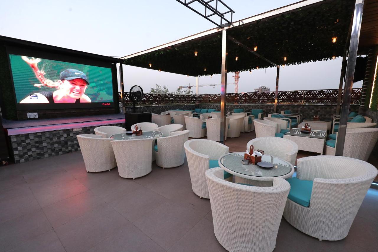 Crown Ceremonies Hotel Faridabad Exterior photo