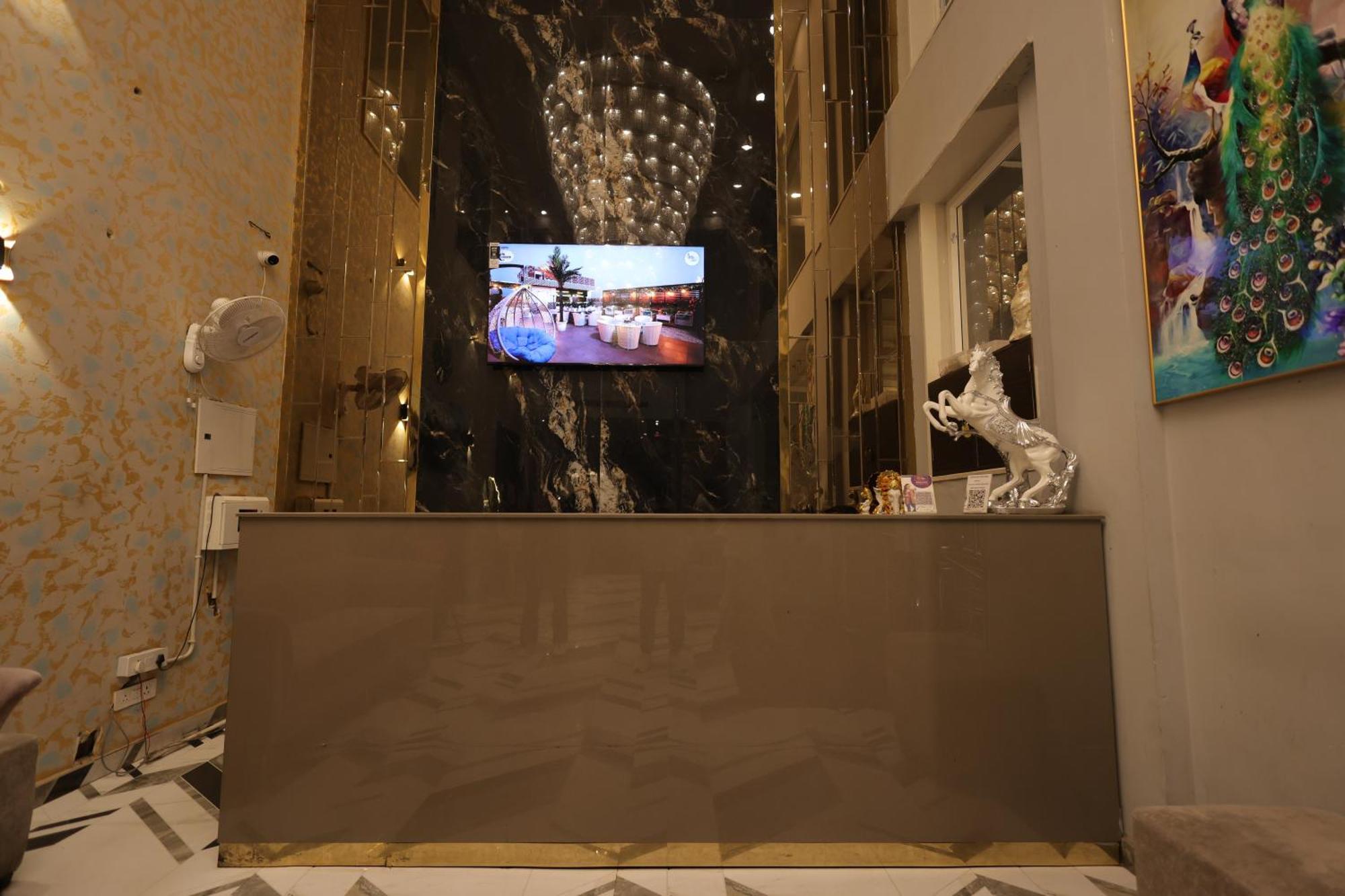 Crown Ceremonies Hotel Faridabad Exterior photo