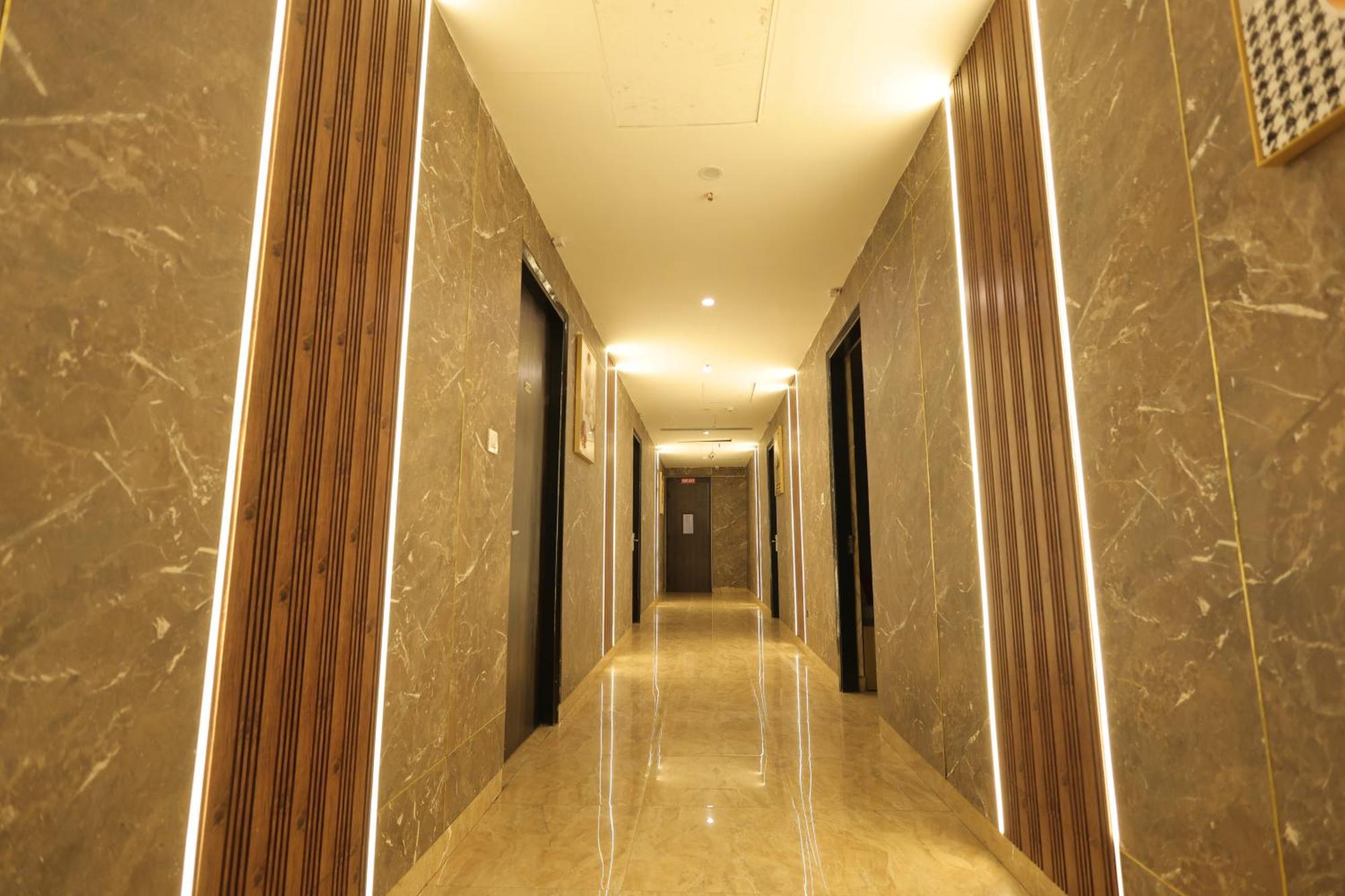 Crown Ceremonies Hotel Faridabad Exterior photo