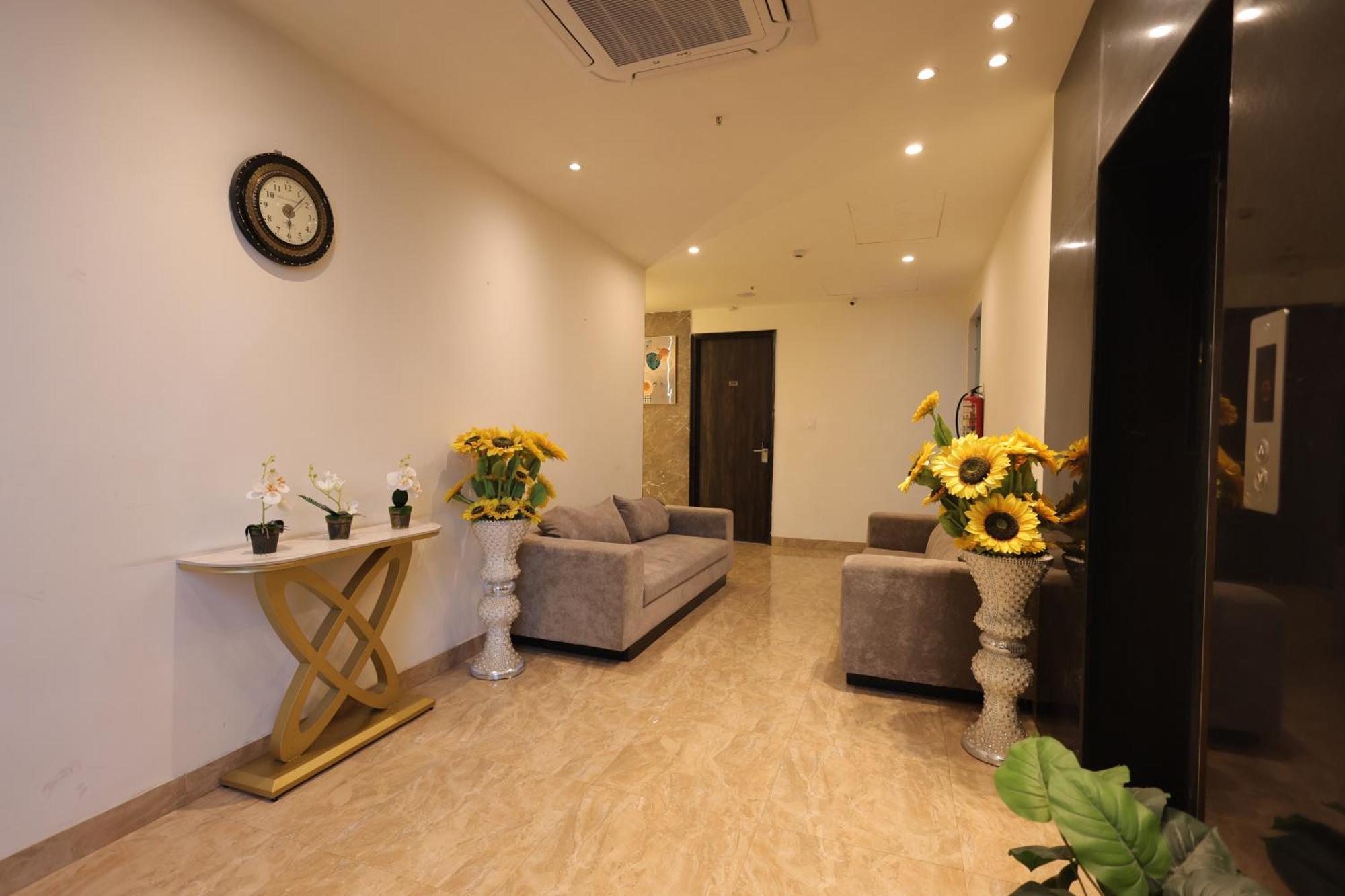 Crown Ceremonies Hotel Faridabad Exterior photo
